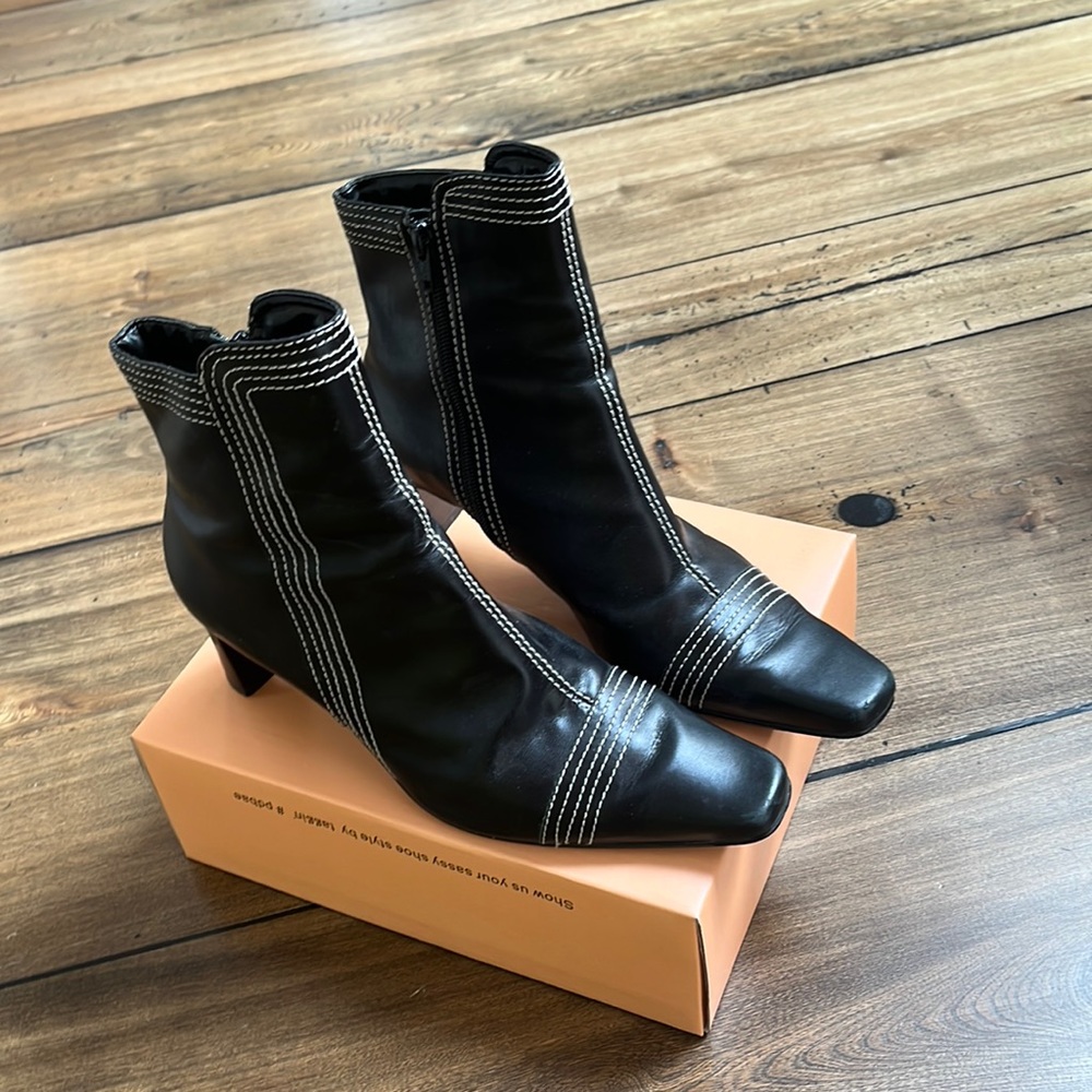 leather boots size 9 - black w white stitch